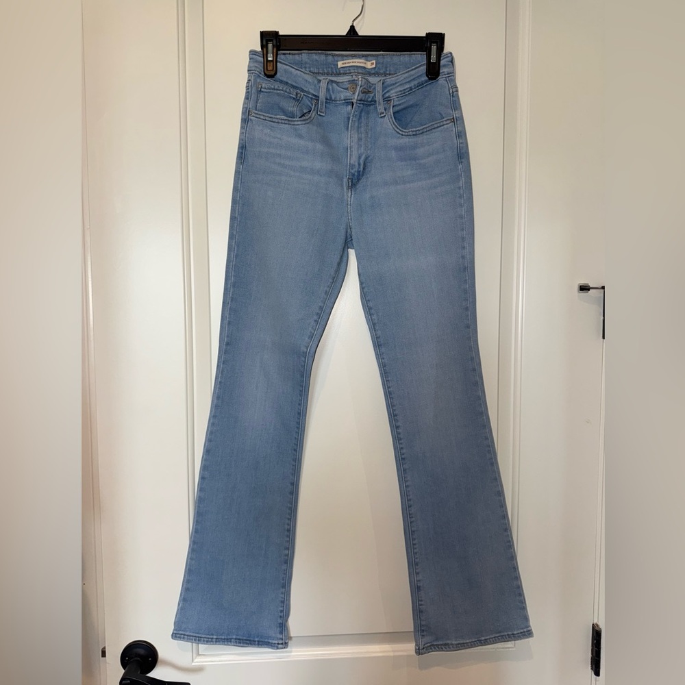 Light Wash Levi’s Women's Jeans